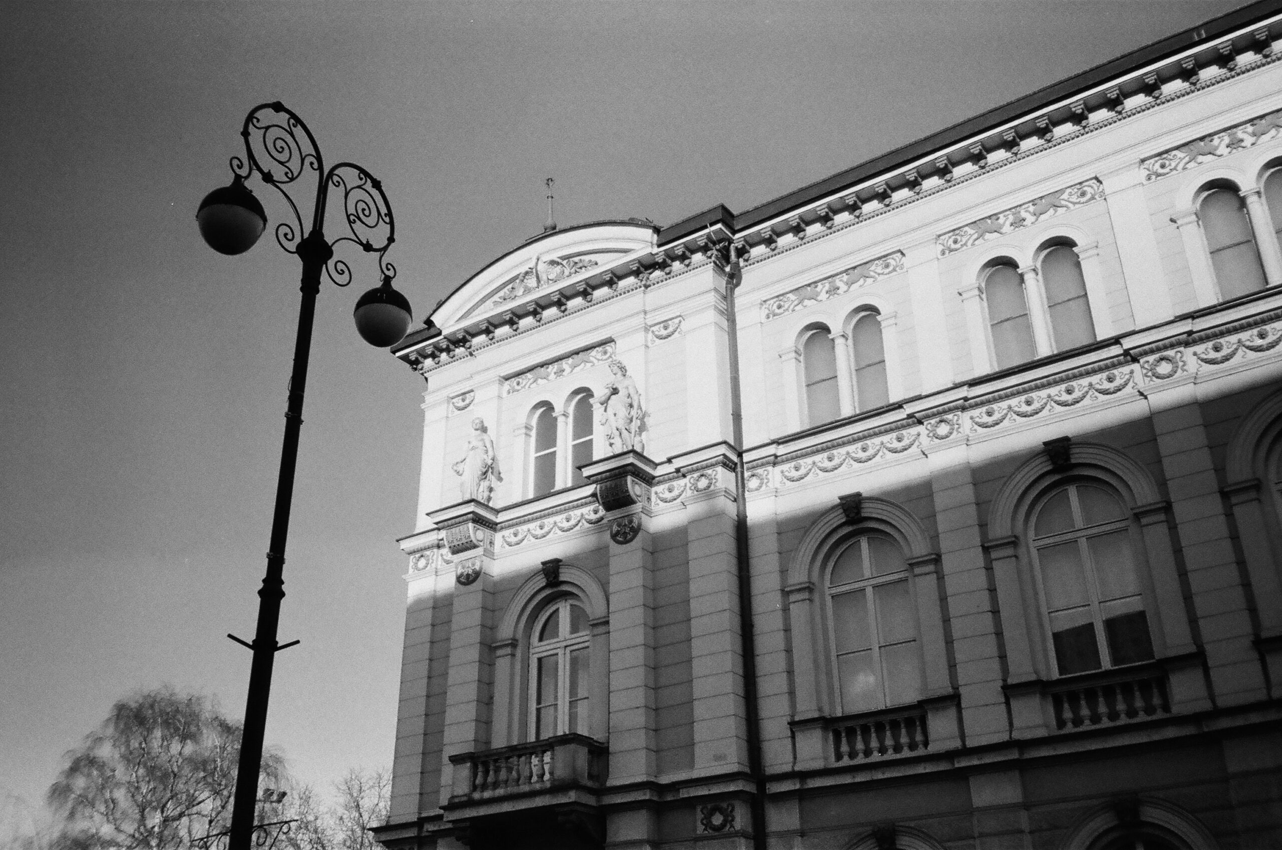 Black and white photo of Croatian National Theatre in Varaždin, Croatia